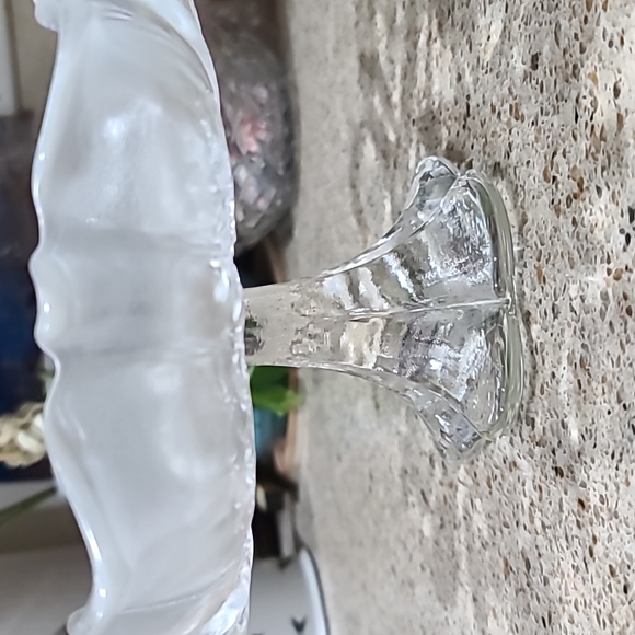 Mikasa Glass 1980s Era Christmas Story Footed 9 3/4" Bon Bon Candy Dish - Picture 2 of 2